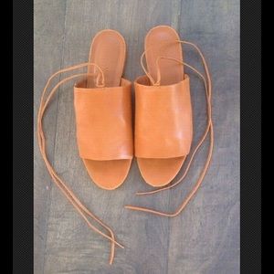 VINCE TAN LEATHER MADE IN ITALY WRAP SANDALS 8.5